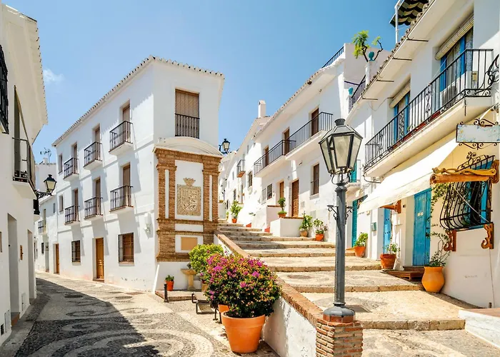 Casa Torrecilla En El Centro De Nerja - South Costa